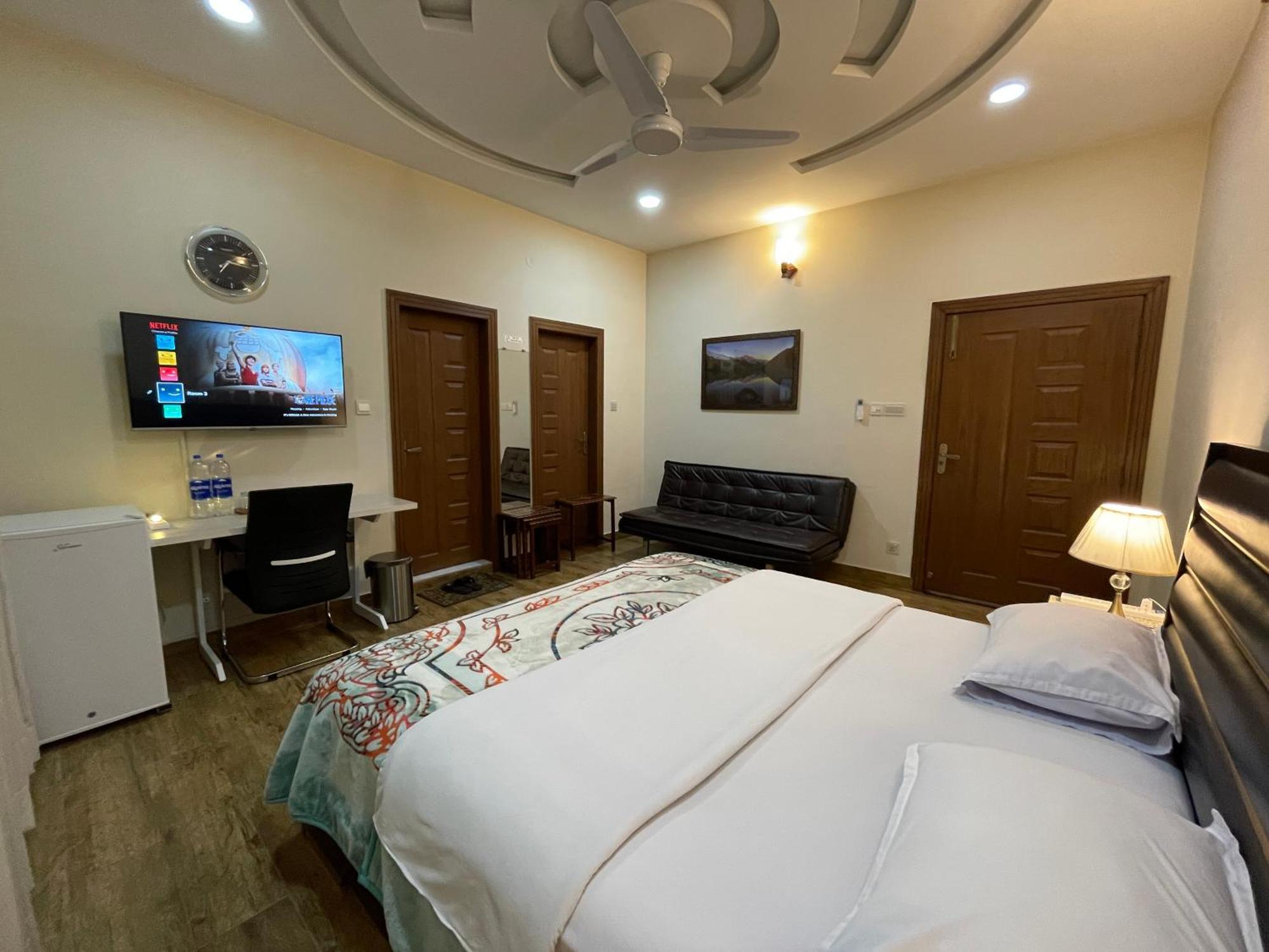 Alpha Guest House Равалпинди Экстерьер фото
