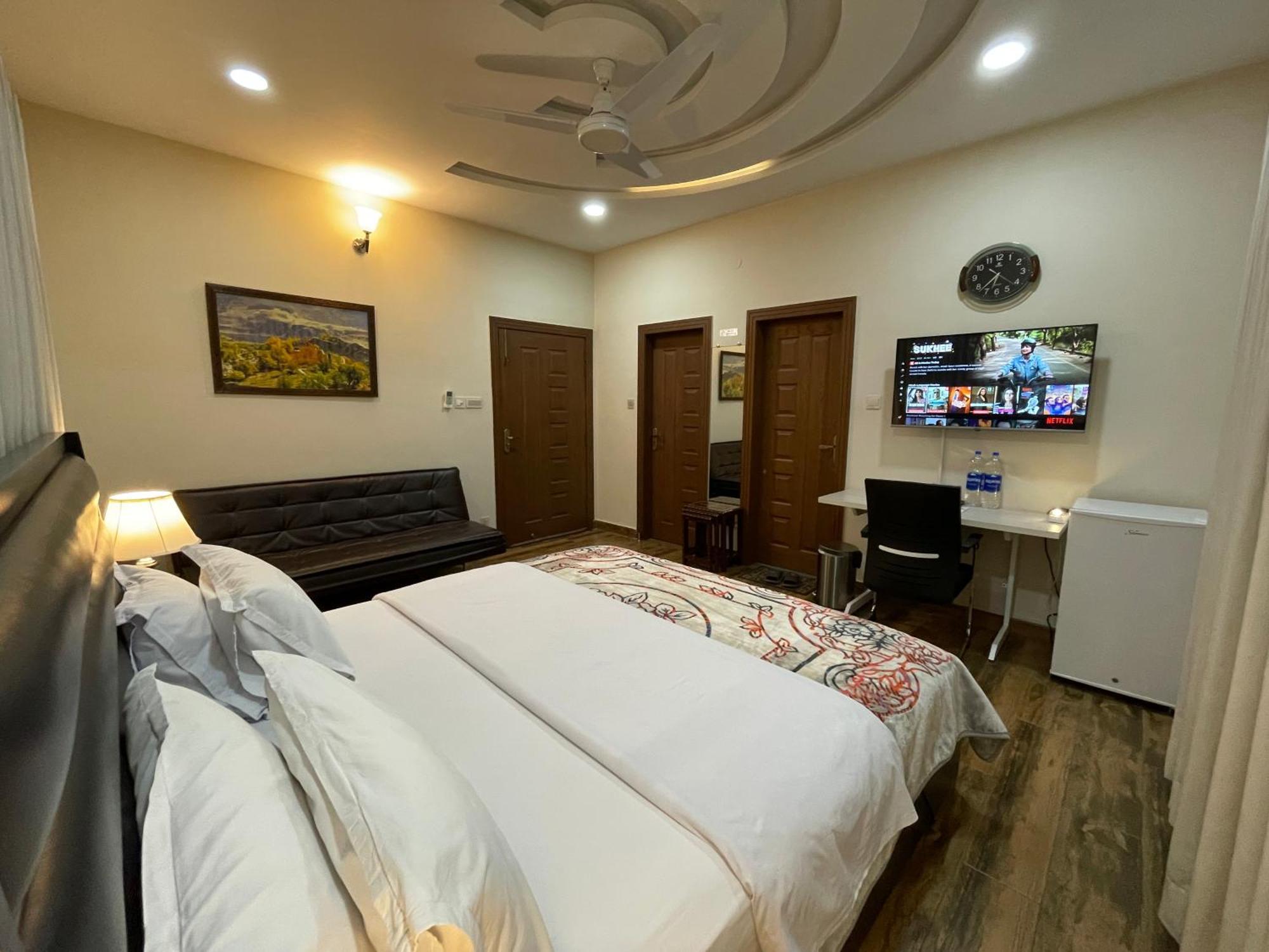 Alpha Guest House Равалпинди Экстерьер фото